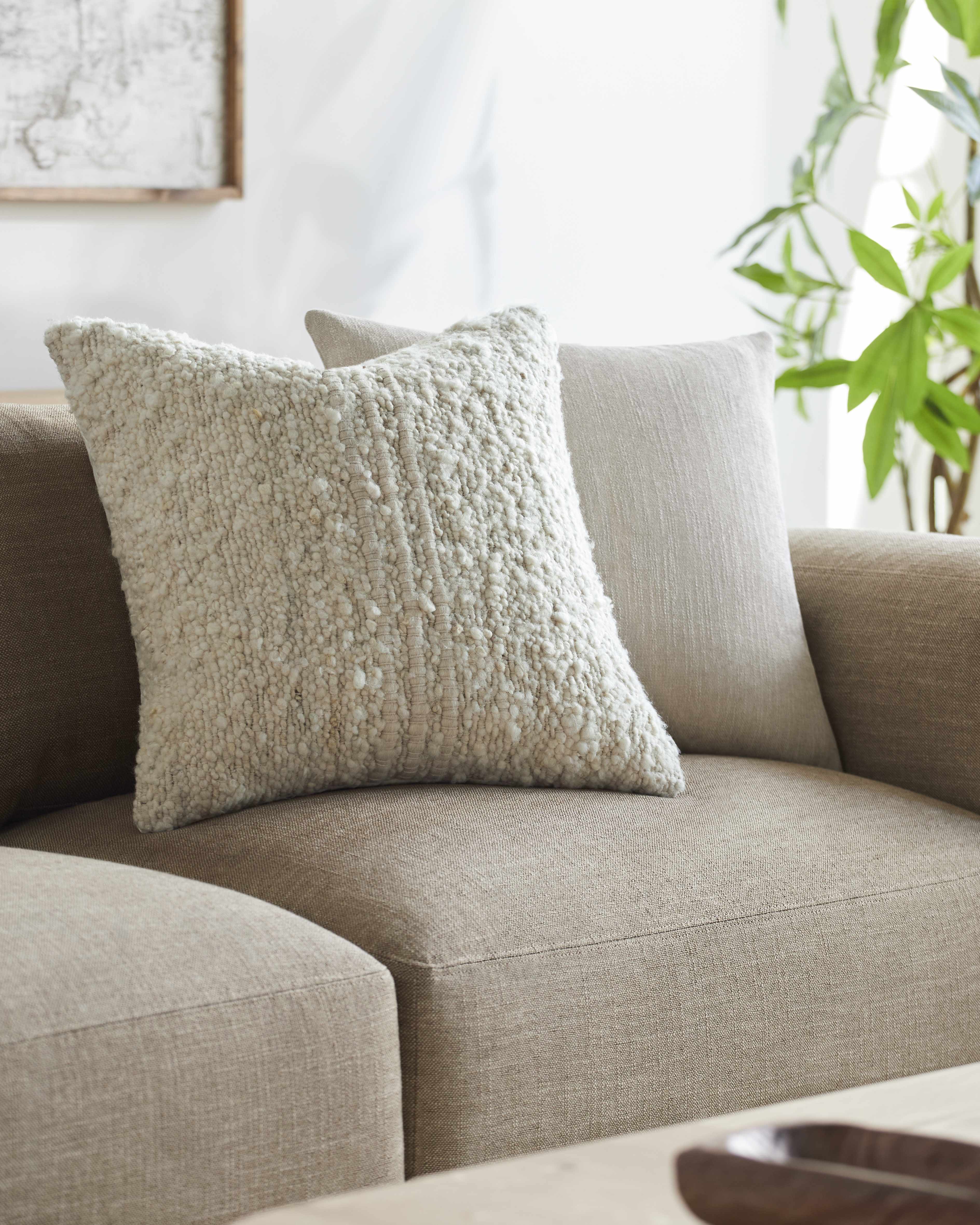 The Senta Throw Pillow