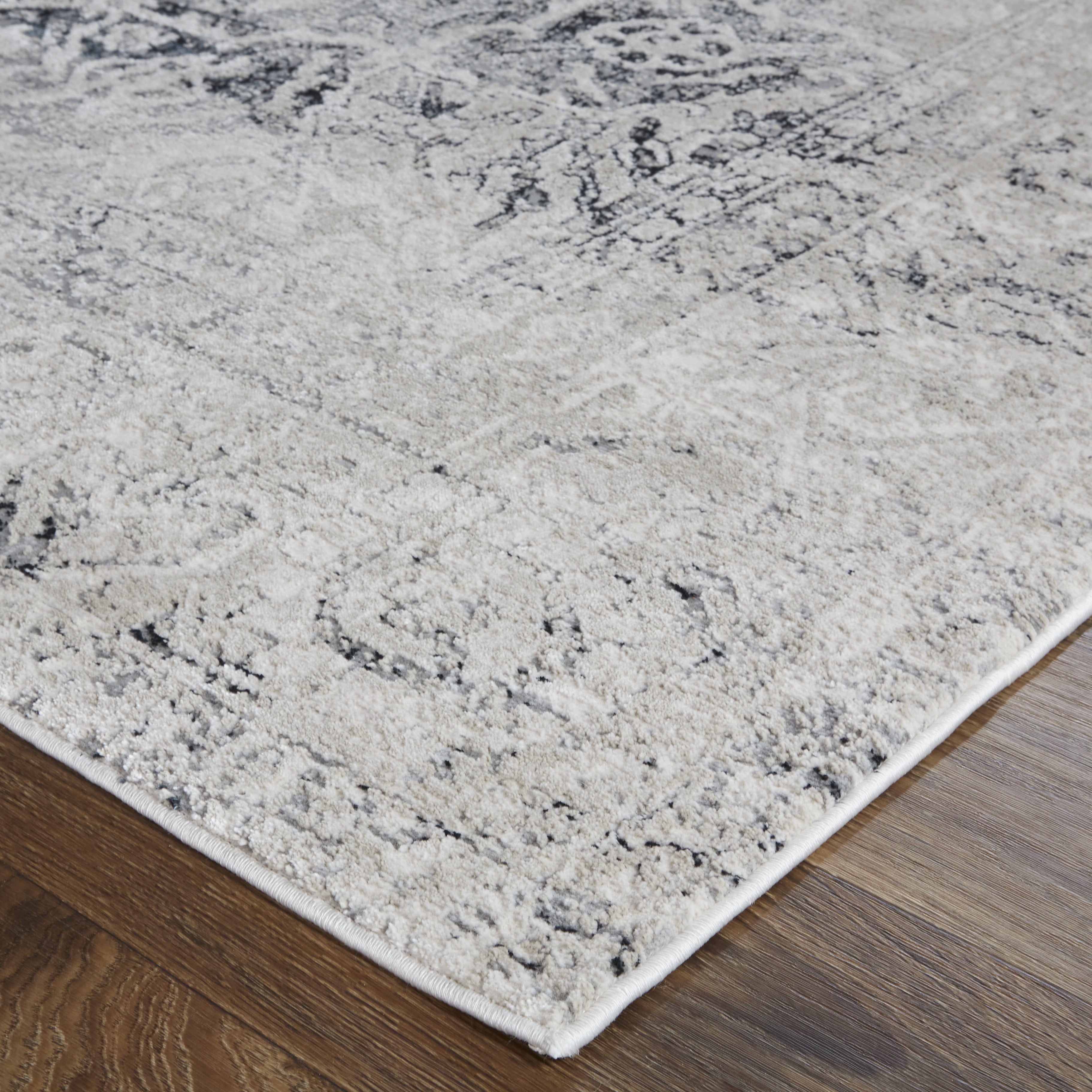 Macklaine Transitional Distressed - Silver