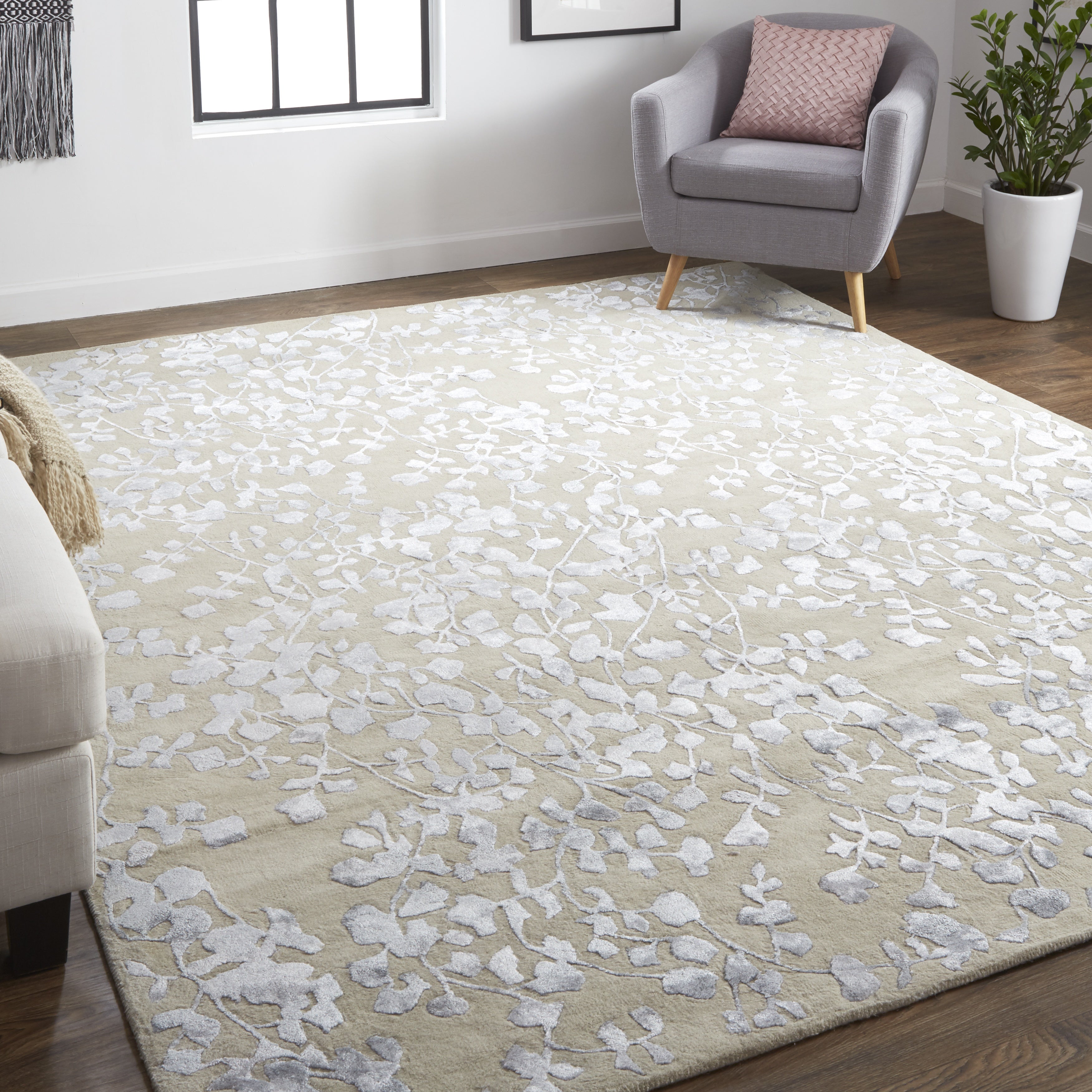 Bella Transitional Floral & Botanical - Tan/Silver/Gray