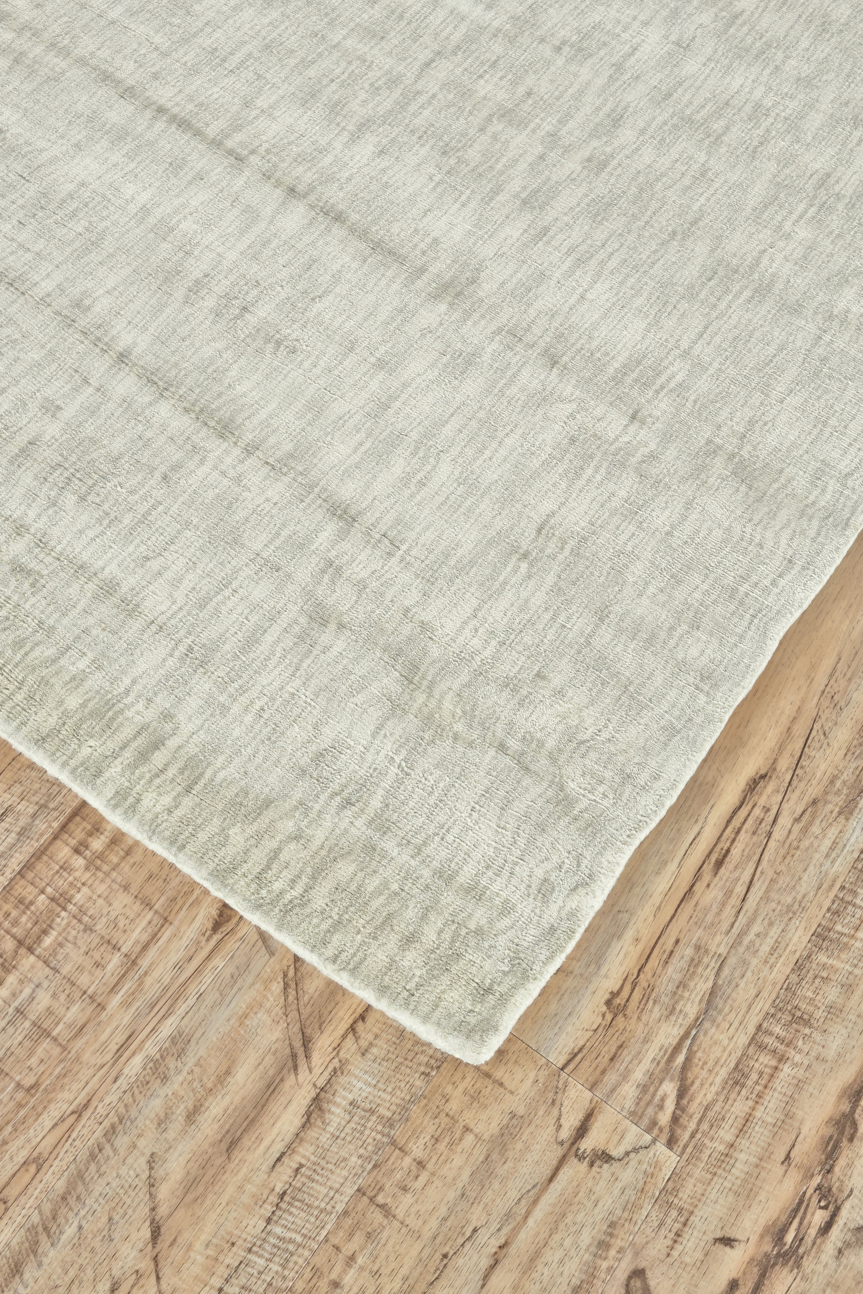 Marlowe Modern Chevron - Ivory/Silver